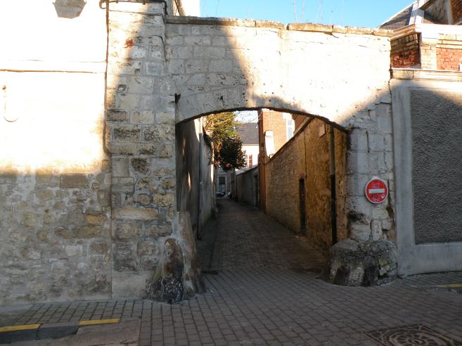  ruelle avec porche d'accès